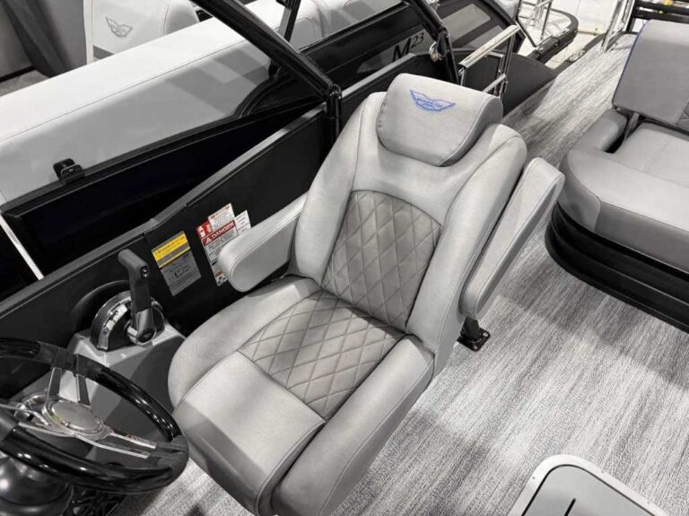 2026 Bennington 25LTSB - Blackout US-ETWS9076J526 [photo 13]